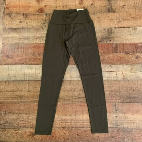 NWT Aerie OFFLINE Leggings - Size M | High Rise | Olive Green - Picture 1 of 9